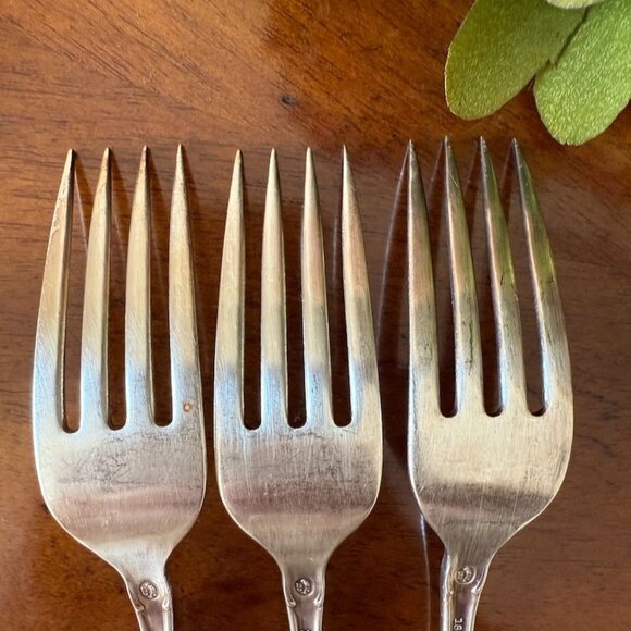 Vintage Set Of 3 Oneida Flirtation Silverplate Forks 1881 Rogers Flatware 7-1/4" - Picture 7 of 9